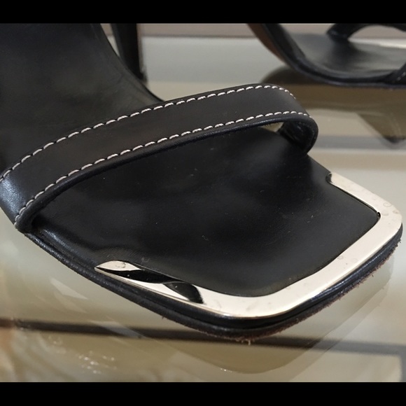 Donald J Pliner - Picture 2 of 4